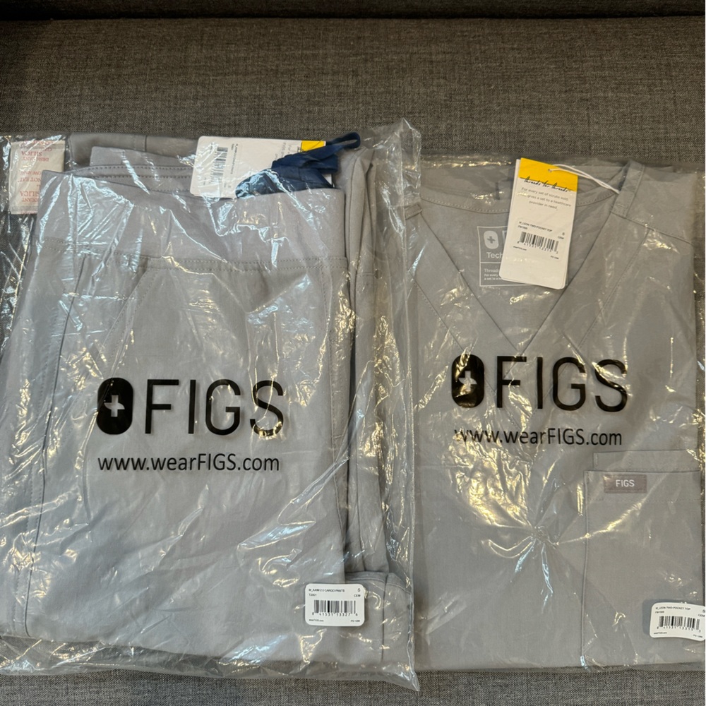 BRAND NEW MEN’S FIGS SET
